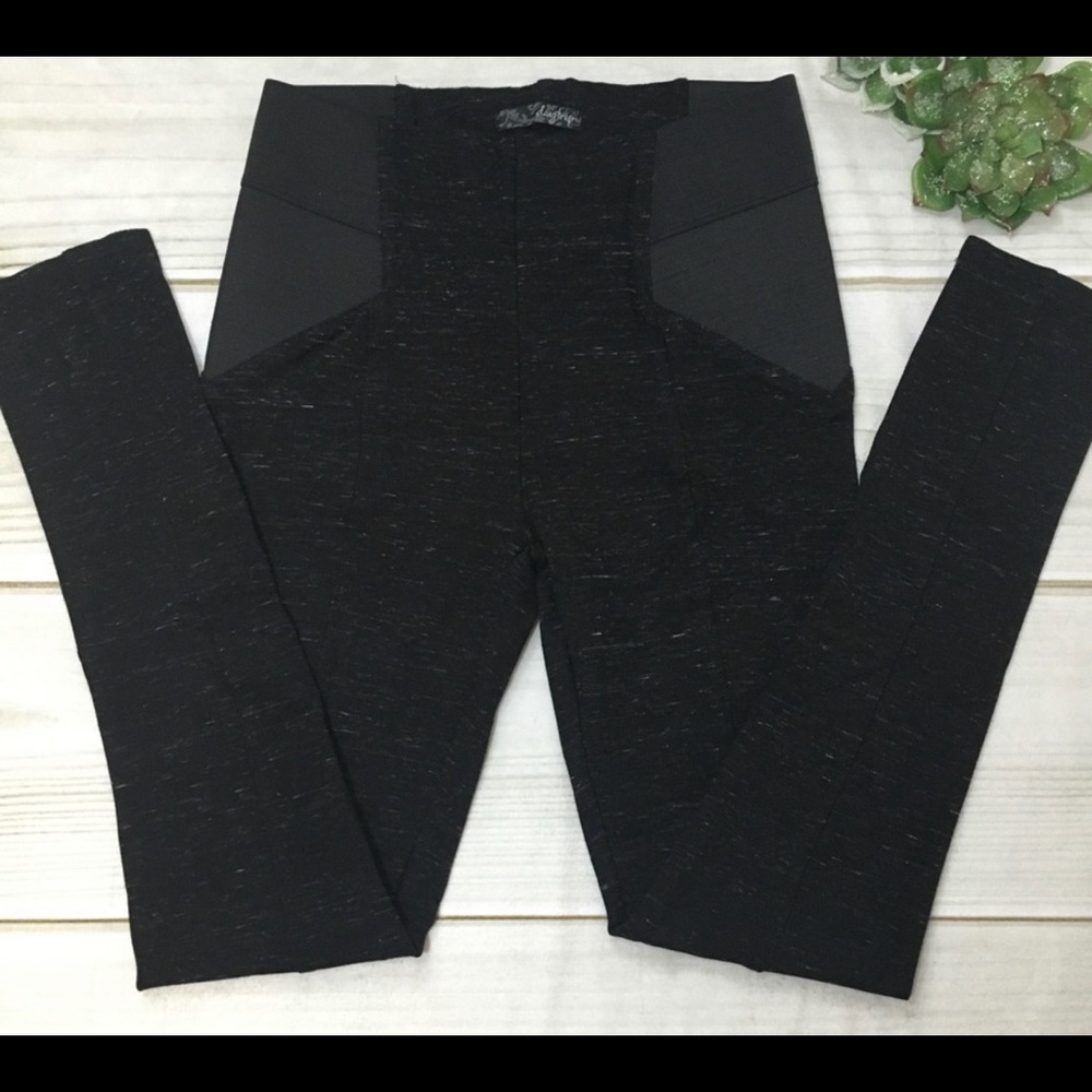Daytrip by Buckle black heather leggings M